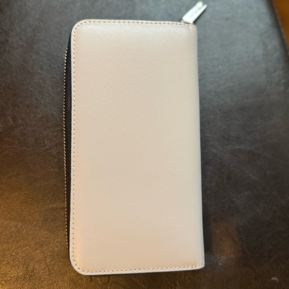 kate spade Two-Tone Gray and Cream Saffiano Zip Wallet - Picture 2 of 4
